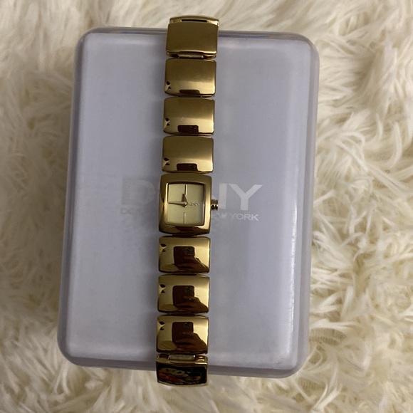DKNY Ladies Watch - Picture 7 of 8
